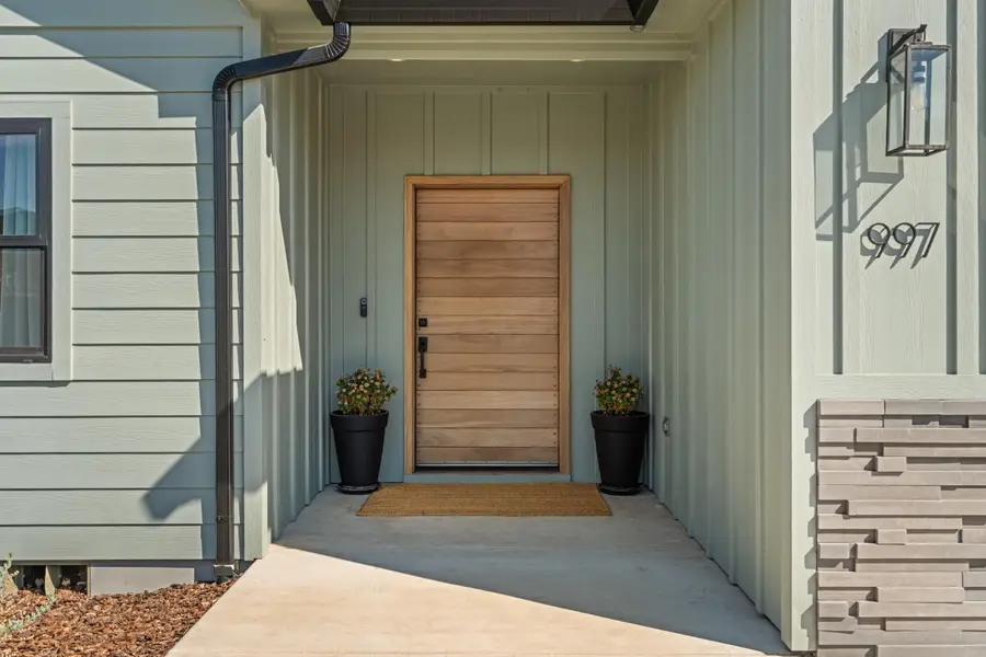 997 Arrowhead Trail, Eagle Point, OR 97524 - #3