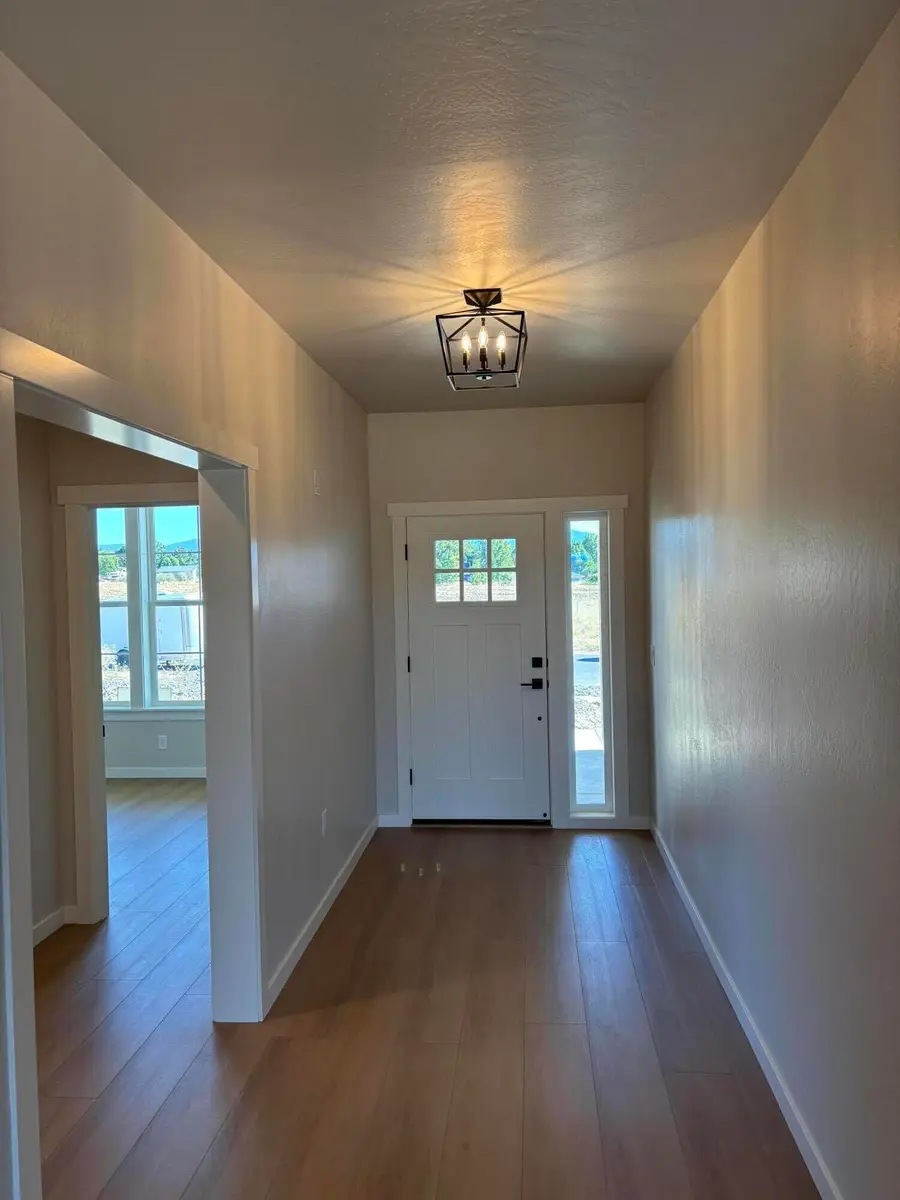 3747 Ford Drive, Medford, OR 97504 - #3