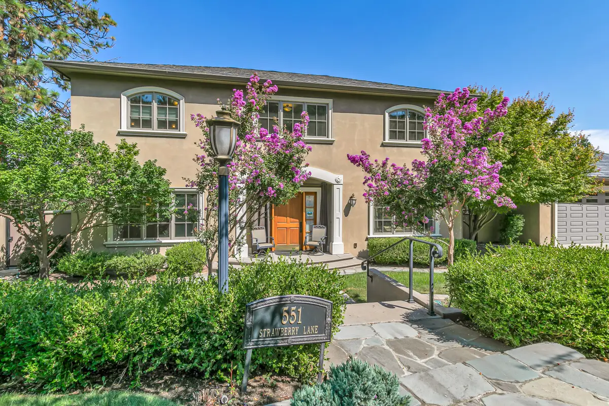 551 Strawberry, Ashland, OR 97520 - Image #1