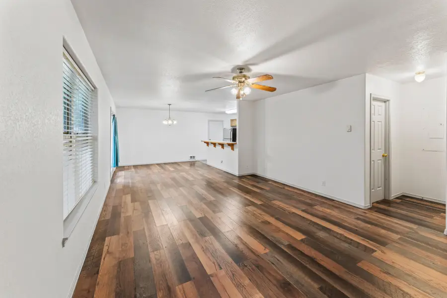 923 E Cascade, Sisters, OR 97759 - Image #2