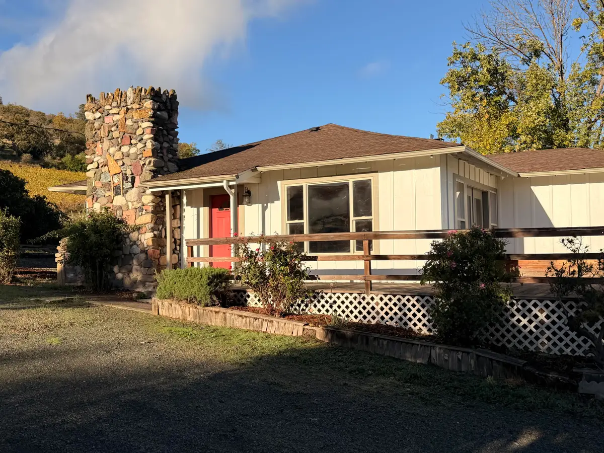 202 Pleasant View, Talent, OR 97540 - Image #1