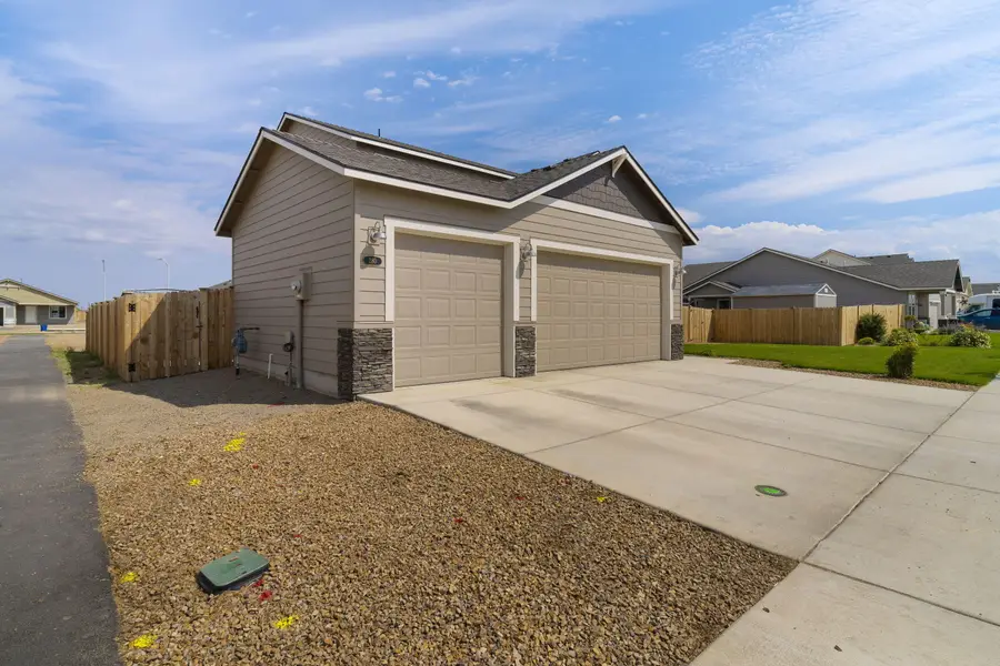 280 NW Double Eagle Avenue, Madras, OR 97741 - #3