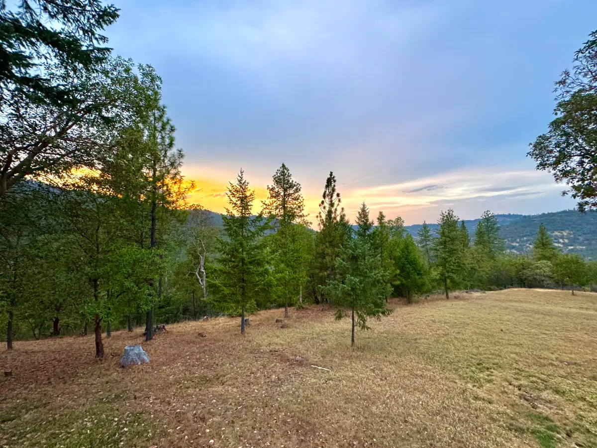 8104 E Antelope, Eagle Point, OR 97524 - Image #1