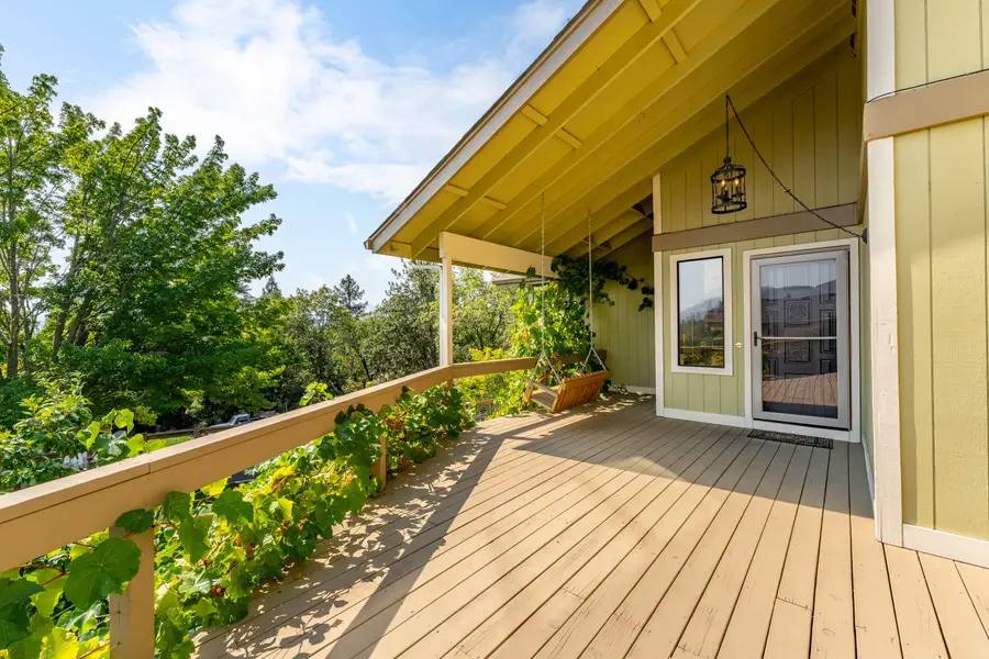 1748 NW Crescent Drive, Grants Pass, OR 97526 - #3