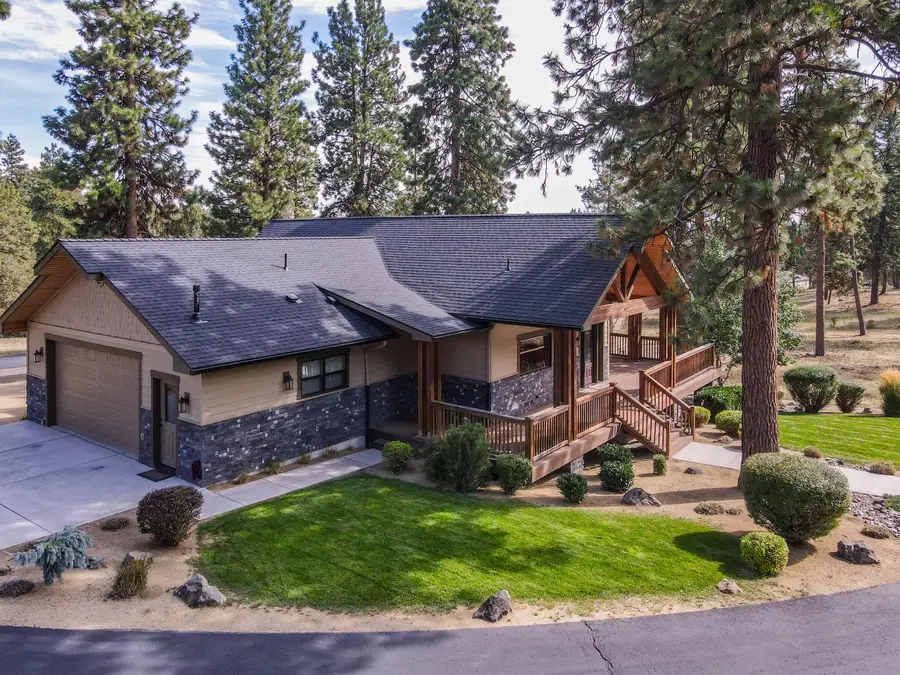 1073 Timber Ridge, Klamath Falls, OR 97601 - Image #2