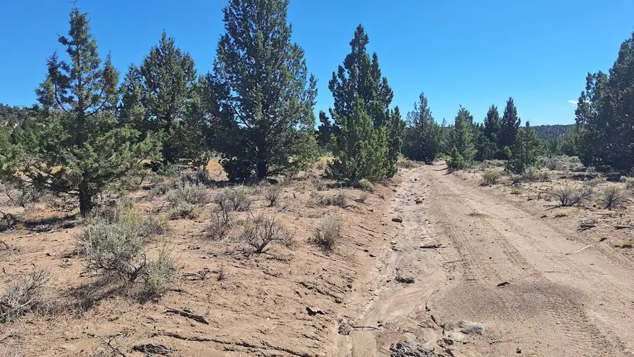 400 Goldenview Ranch #400, Bend, OR 97701 - Image #2