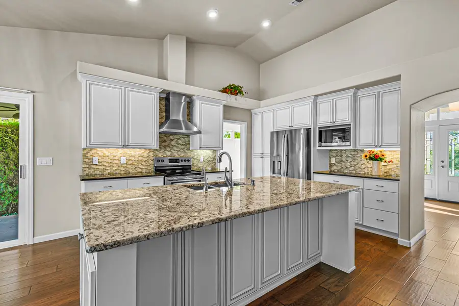 601 Summerwood, Medford, OR 97504 - Image #2