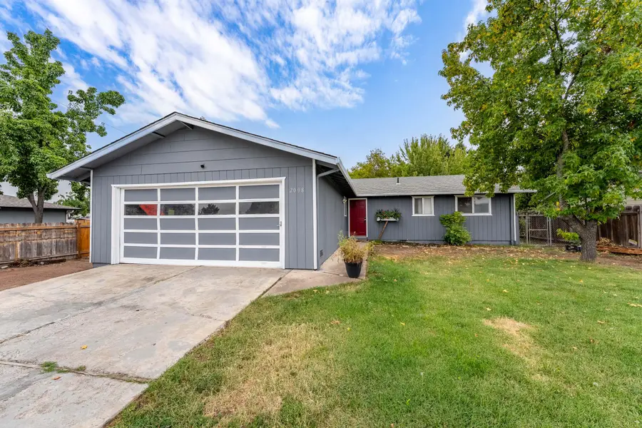 2098 Delta Waters Road, Medford, OR 97504 - #2