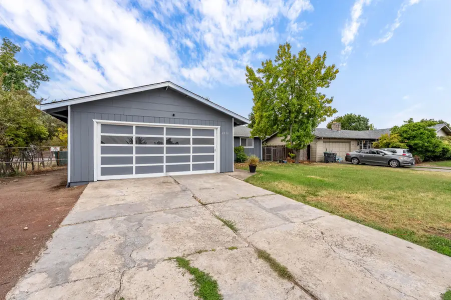 2098 Delta Waters Road, Medford, OR 97504 - #3