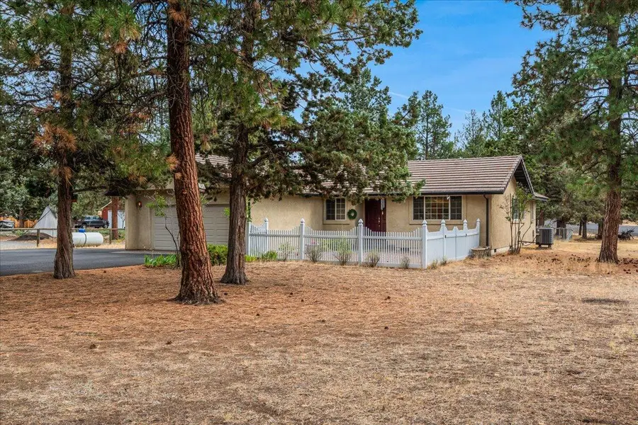 70120 Mustang, Sisters, OR 97759 - Image #2