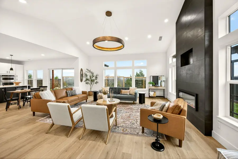 224 Alicia, Ashland, OR 97520 - Image #3