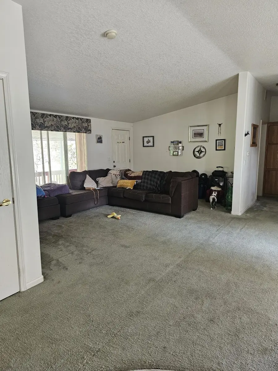 965 Galice, Merlin, OR 97532 - Image #3