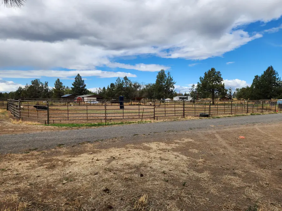 5663 SW Impala, Redmond, OR 97756 - Image #3