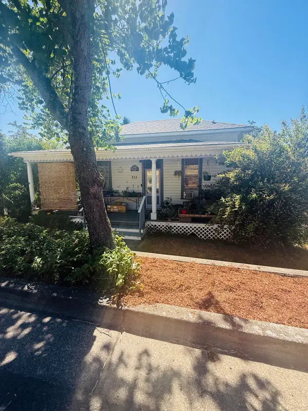 711 N Main Street, Brownsville, OR 97327