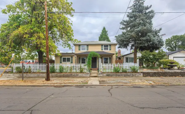 854 W 2nd, Medford, OR 97501