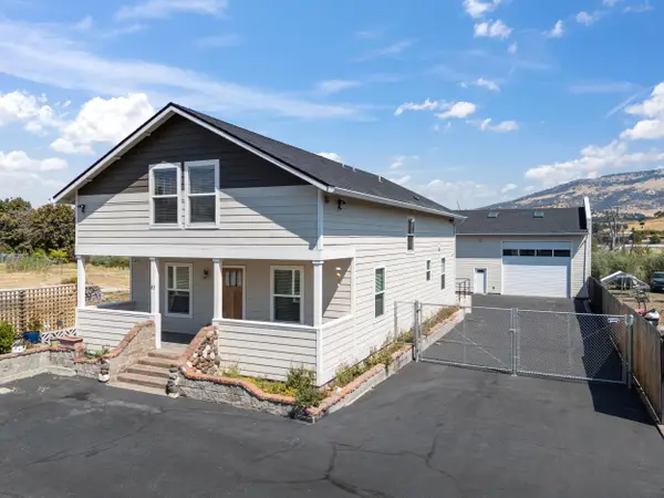 133 S Main, Phoenix, OR 97535