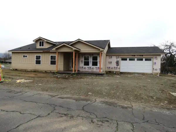 1322 Orchard Home, Medford, OR 97501