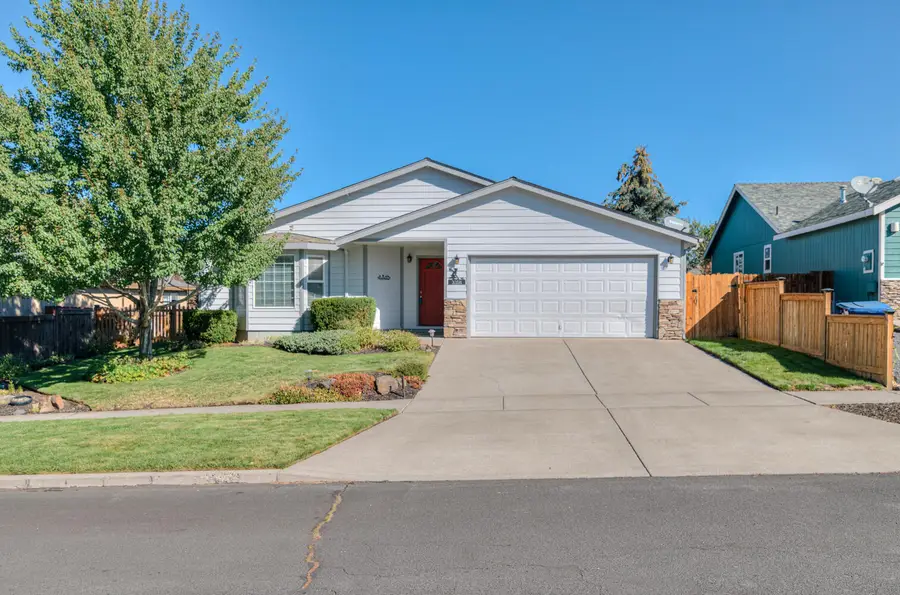 3318 Hoona, Bend, OR 97701 - Image #2