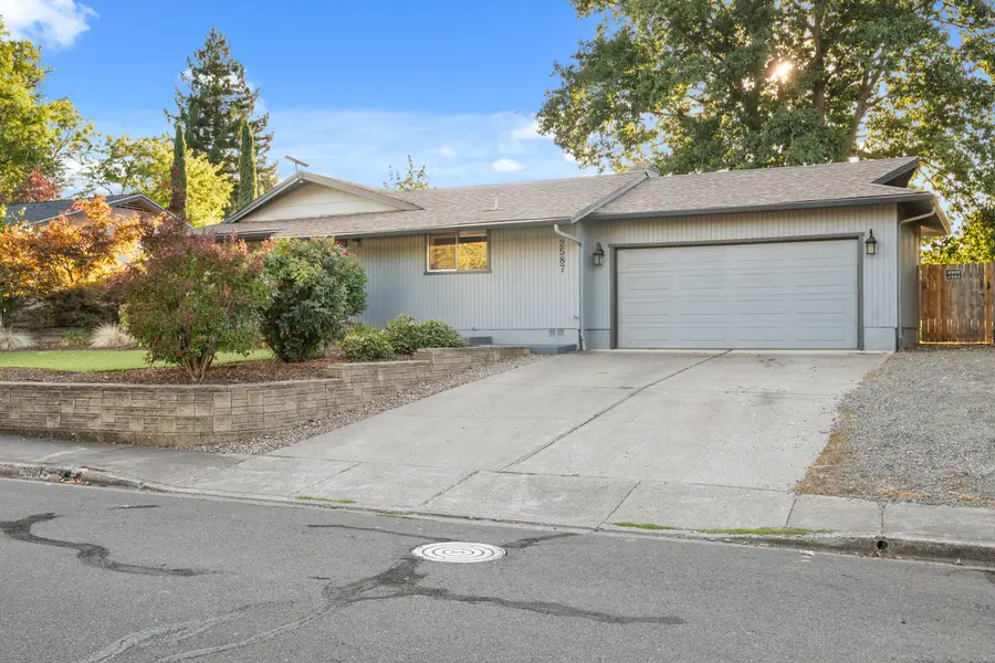 2587 Hawaiian, Medford, OR 97504 - Image #3