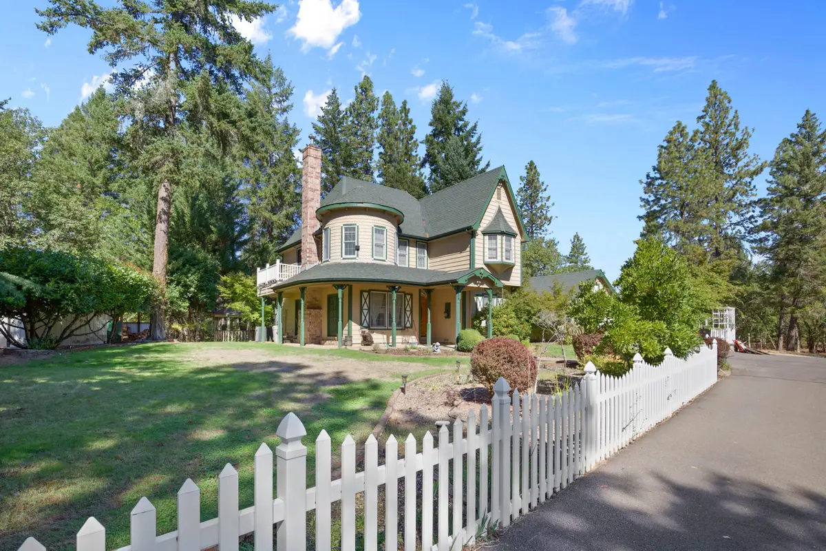 370 Becklin Drive, Merlin, OR 97532 - Image #1