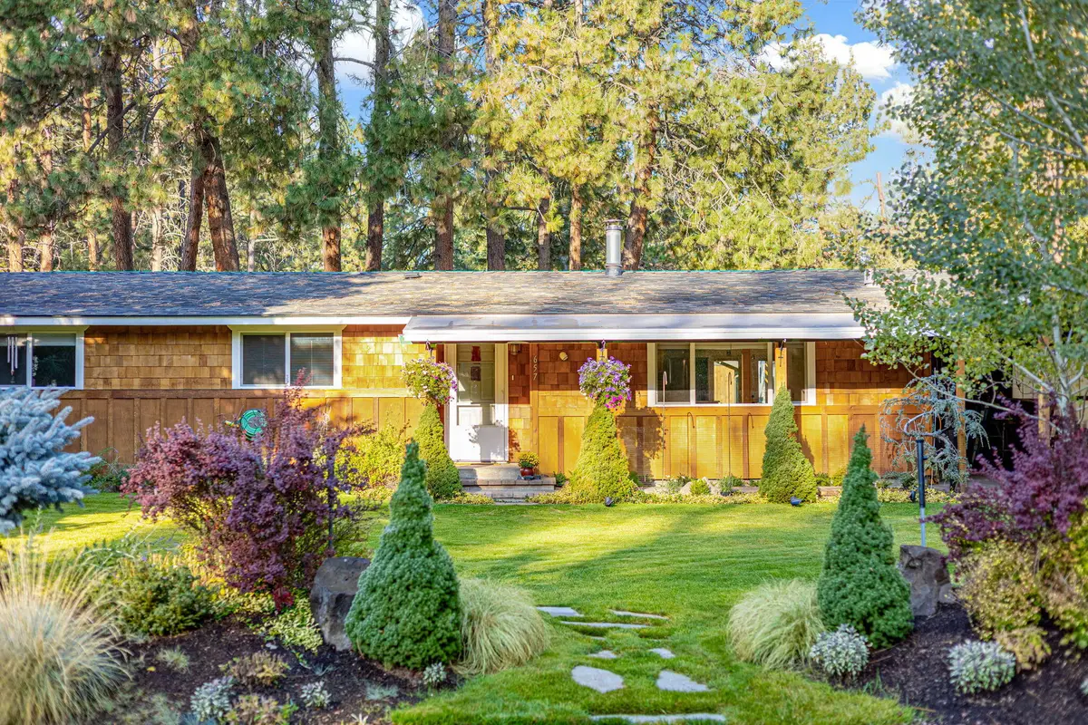 657 S Fir, Sisters, OR 97759 - Image #1