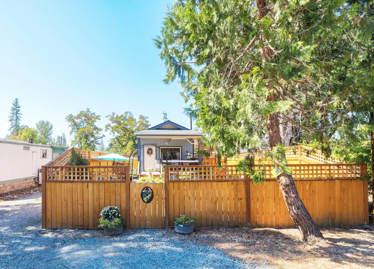 298 Tavis Dr, Merlin, OR 97532 - Image #1