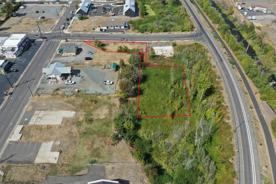 105 W First, Phoenix, OR 97535 - Image #3