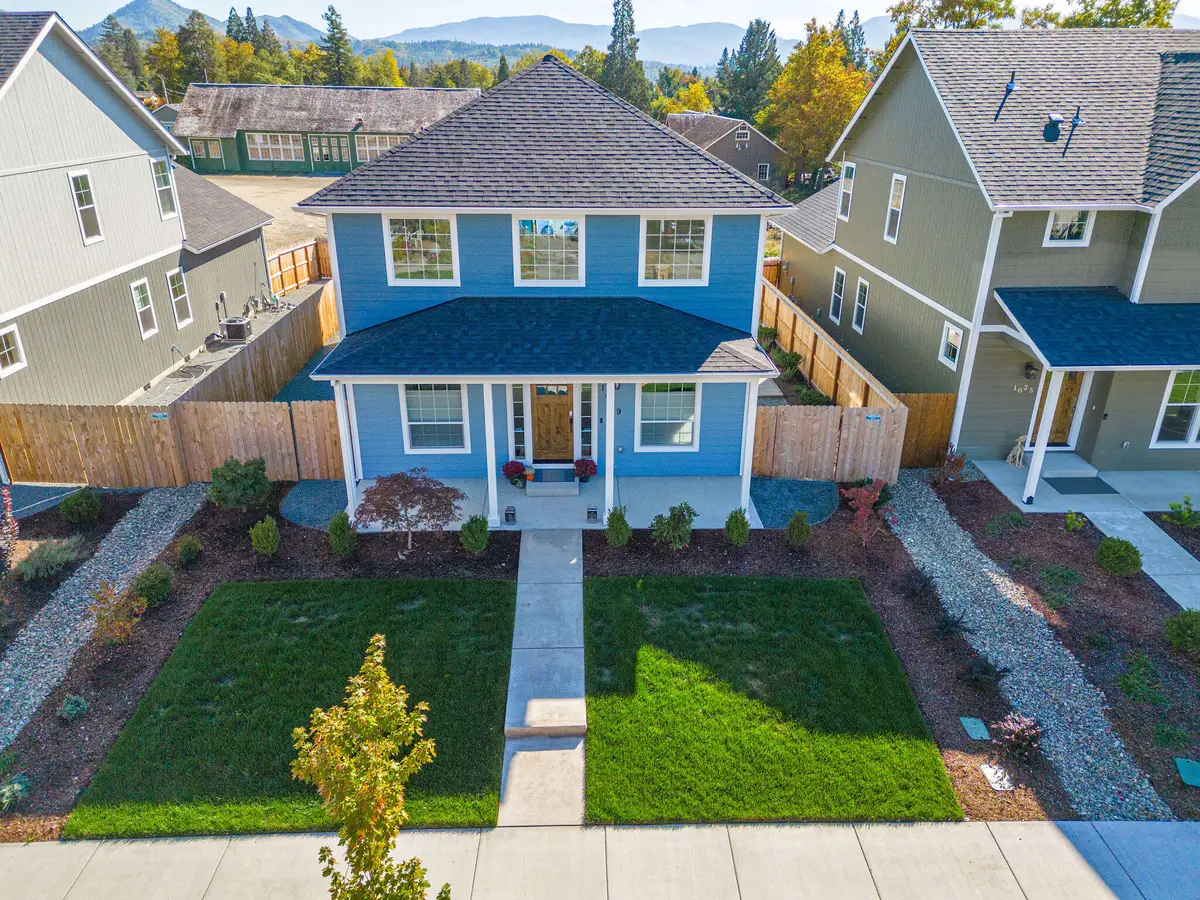 1019 SW J Street Sw, Grants Pass, OR 97526 - #1