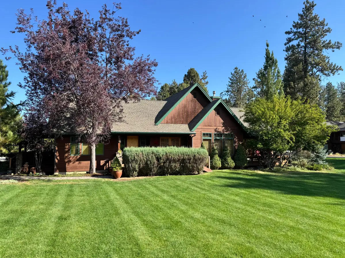 546 S Cottonwood, Sisters, OR 97759 - Image #1