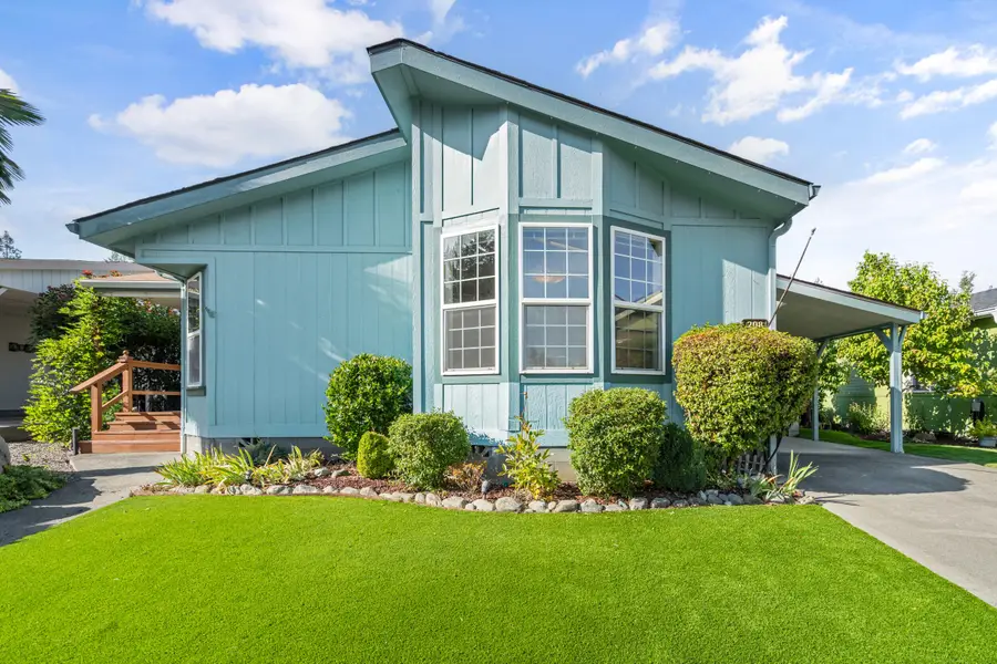 208 NW Creekside, Grants Pass, OR 97526 - Image #2