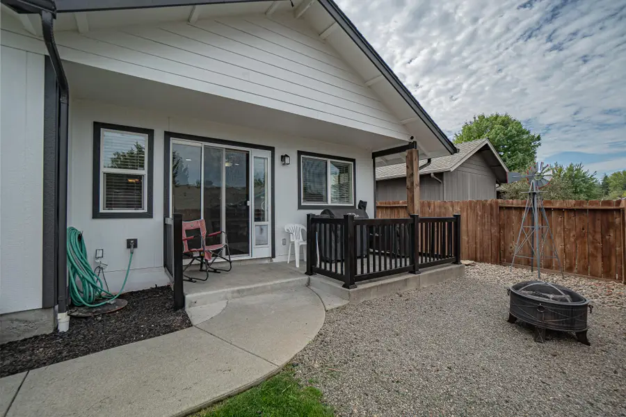 1318 SW Andy Griffith, Grants Pass, OR 97527 - Image #3