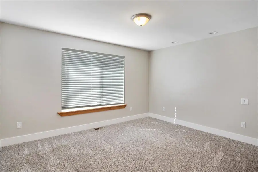 5391 NW Frank, Redmond, OR 97756 - Image #3