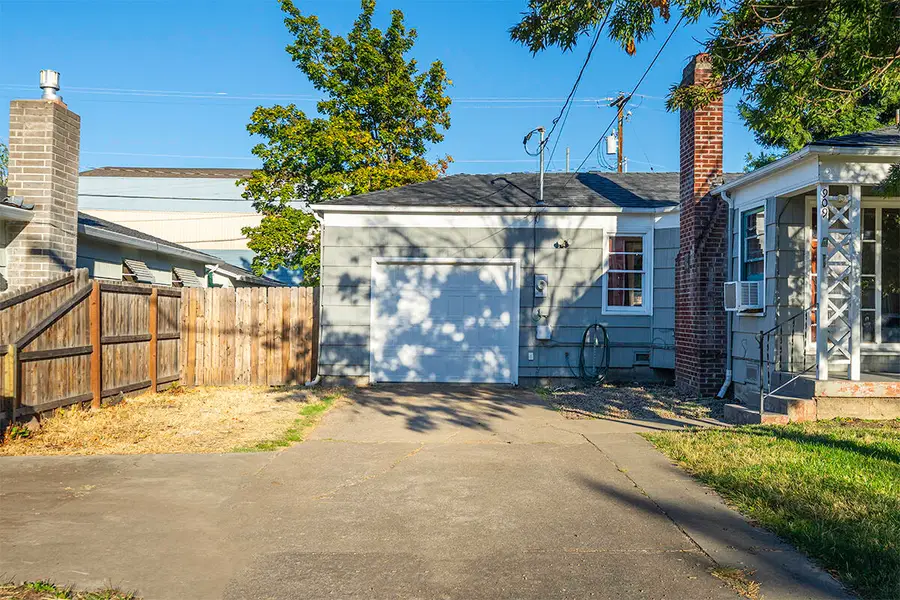 909 S Holly, Medford, OR 97501 - Image #3