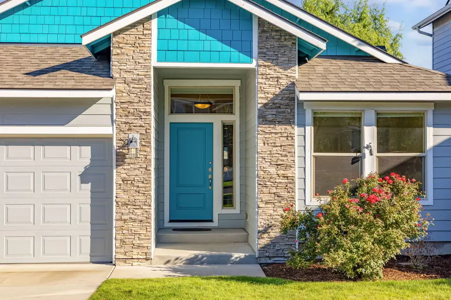 2966 NE Dogwood, Bend, OR 97701 - Image #2