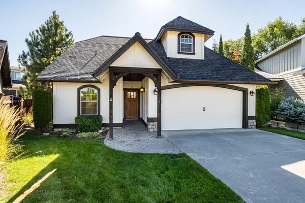 2324 NE Halston, Bend, OR 97701