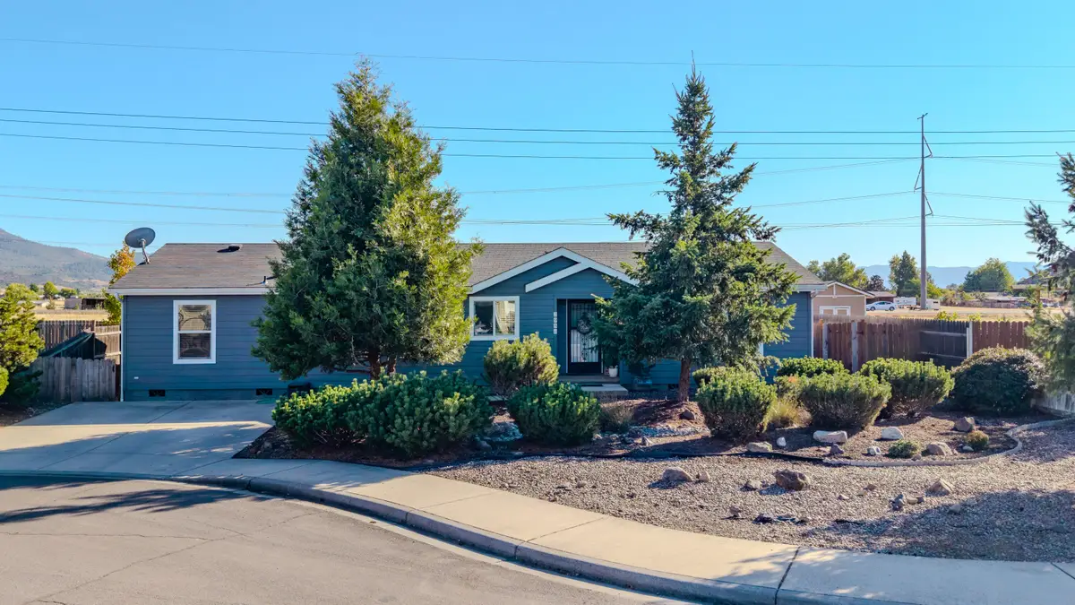 2956 Agate Meadows, White City, OR 97503 - Image #1