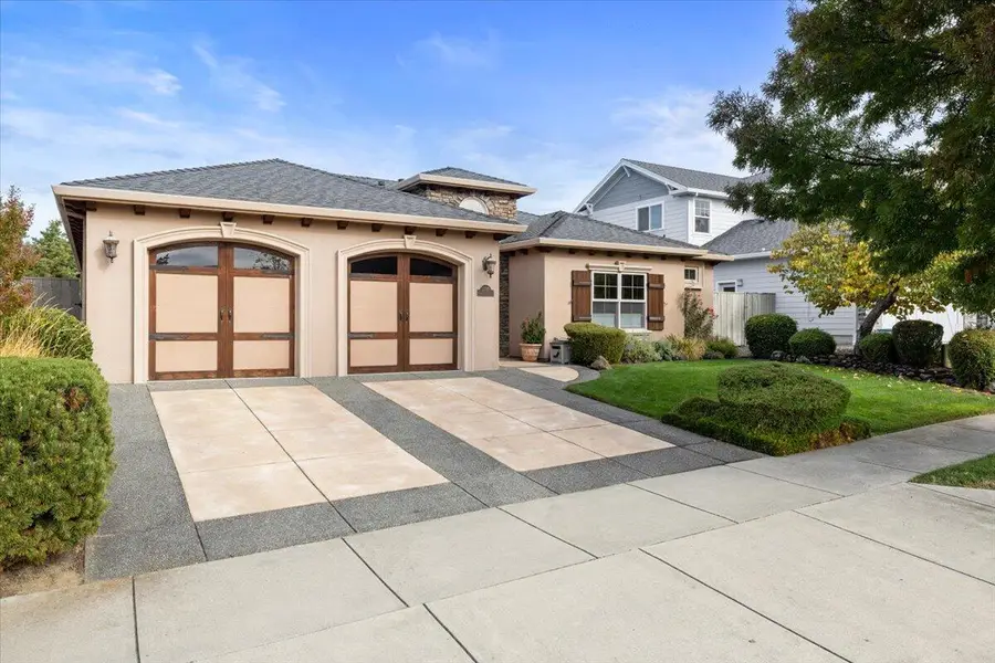 3757 Sherwood Park, Medford, OR 97504 - Image #2