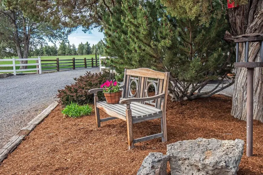 61140 Obernolte, Bend, OR 97701 - Image #3