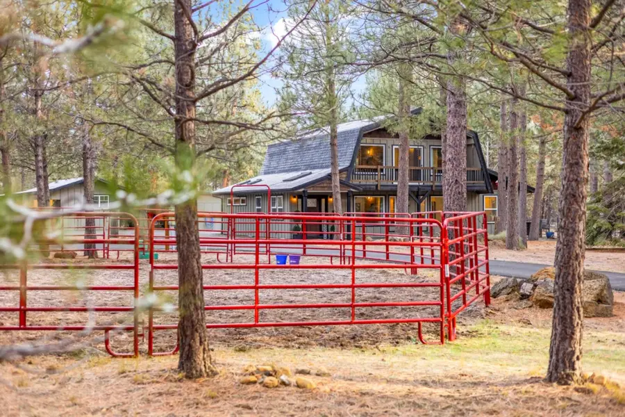 14419 Crossroads Loop, Sisters, OR 97759 - Image #2