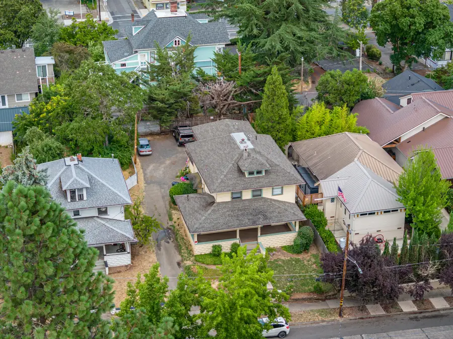 807 NW 5th, Grants Pass, OR 97526 - Image #3