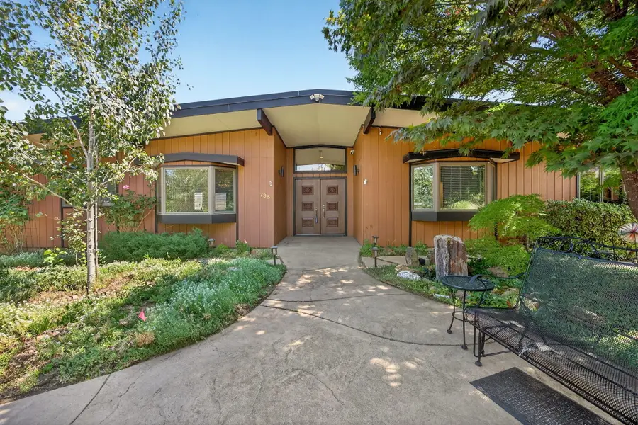 738 Fairway, Ashland, OR 97520 - Image #2