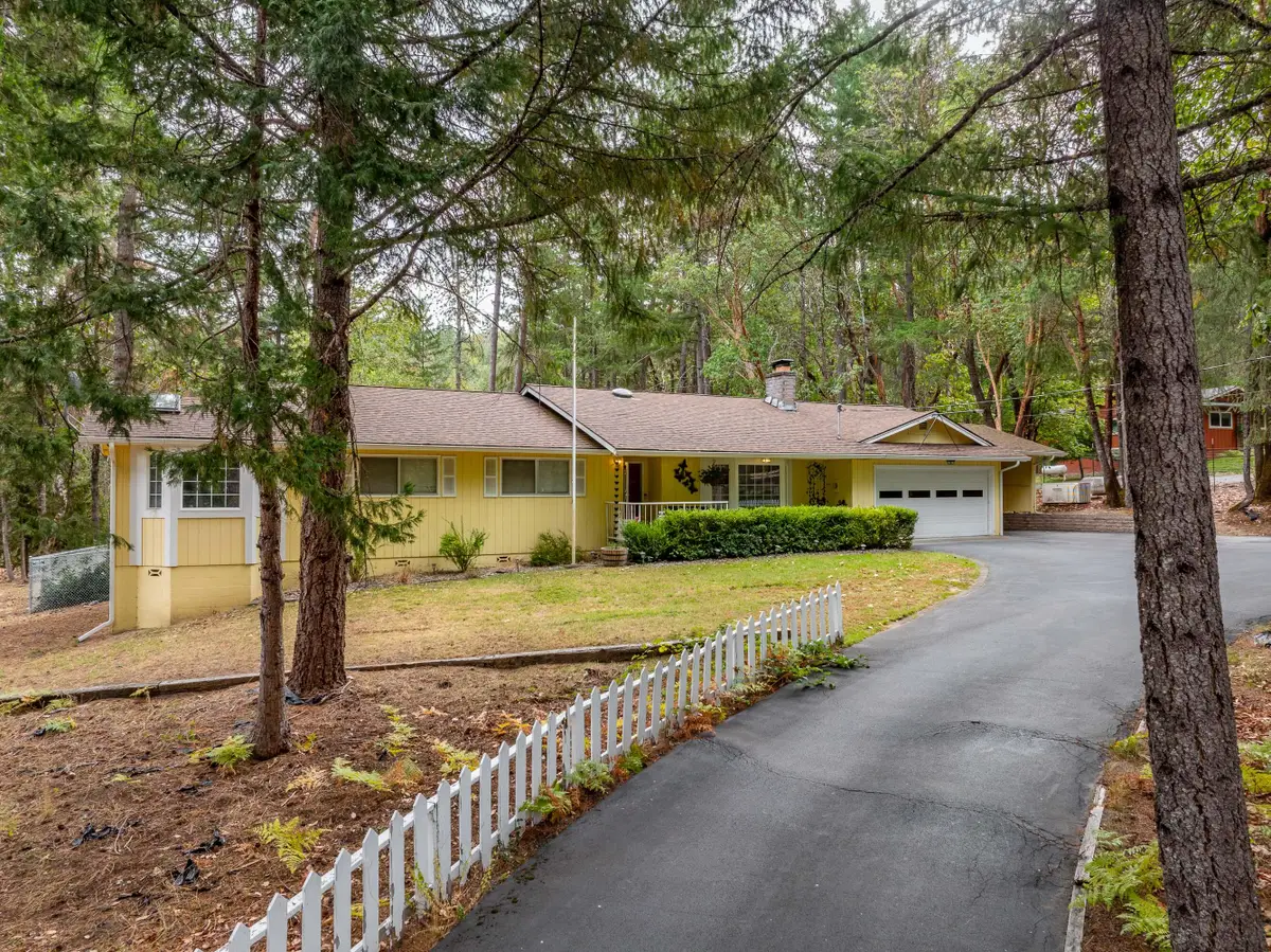 310 Surrey, Grants Pass, OR 97526 - Image #1