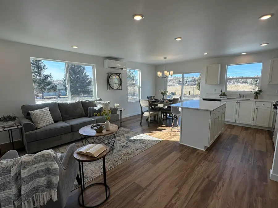 714 NE Rickenbacker, Madras, OR 97741 - Image #3