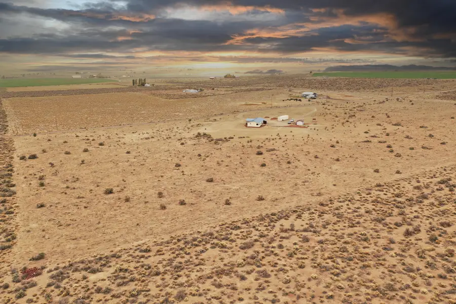 89048 W Campbell Drive, Christmas Valley, OR 97641 - Image #3