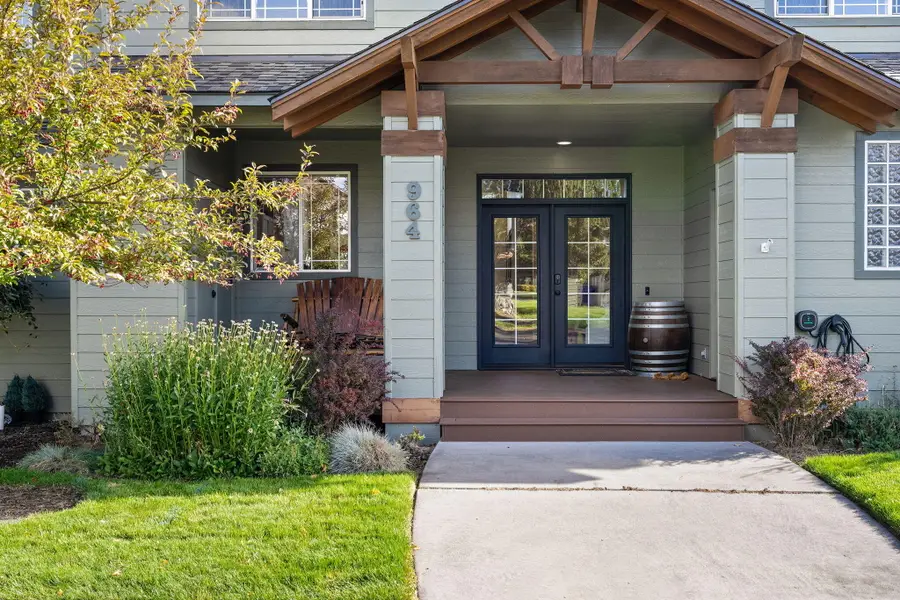 964 Golden Pheasant, Redmond, OR 97756 - Image #2