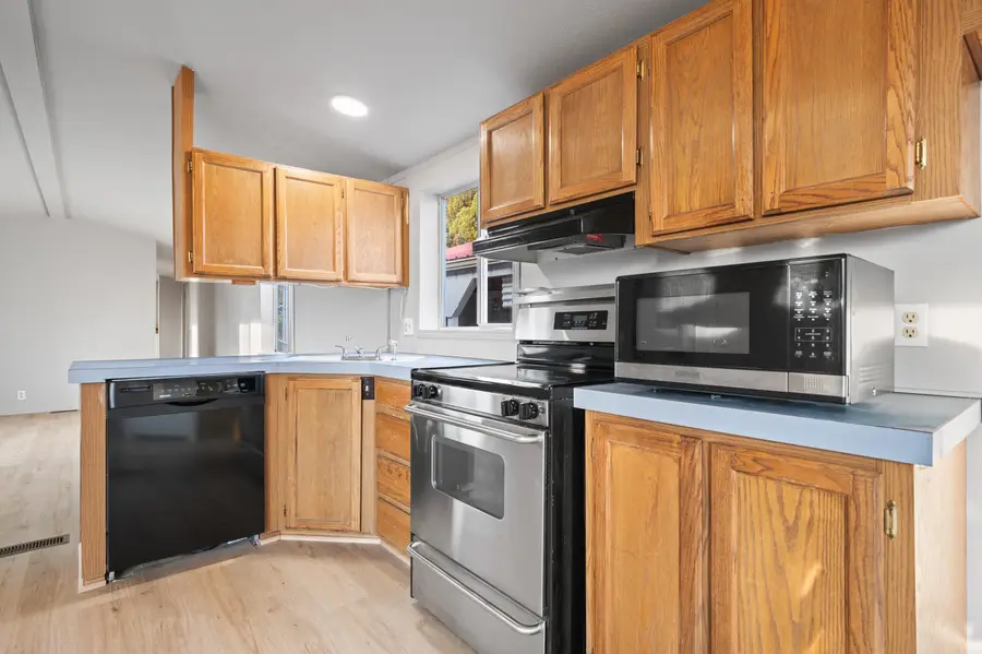 6100 S Highway 97, Redmond, OR 97756 - Image #3