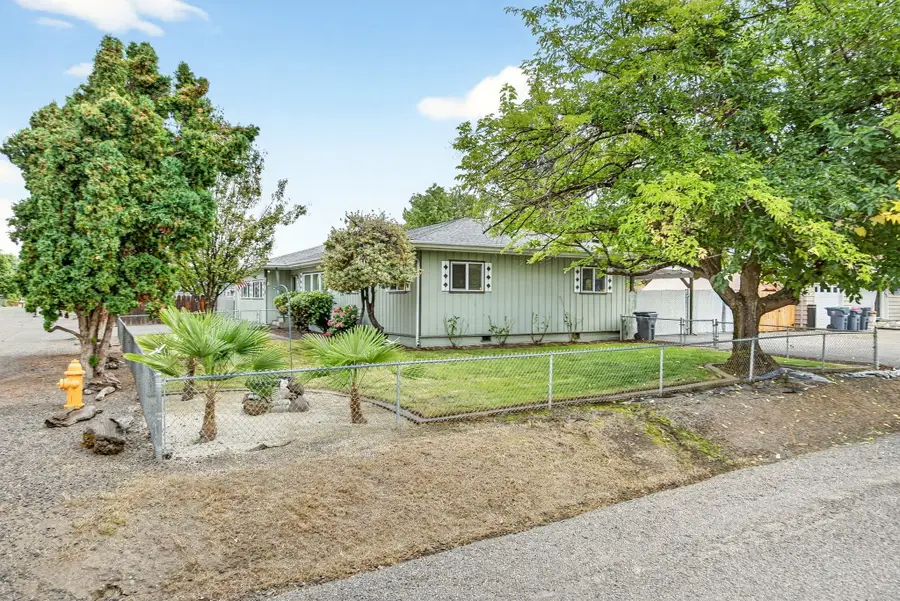 2435 Stearns, Medford, OR 97501 - Image #2