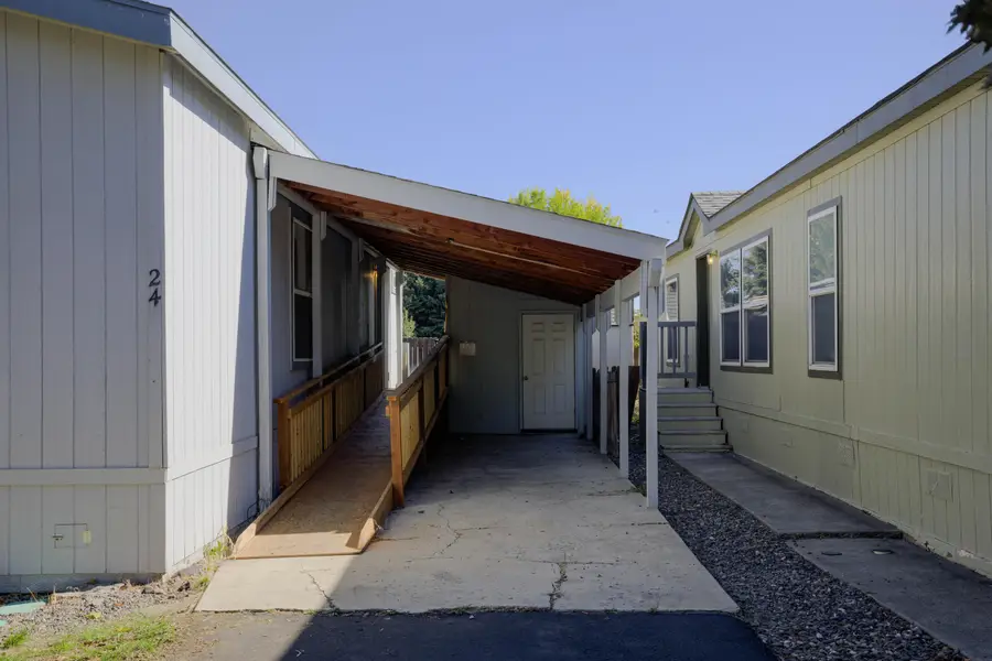 1201 SW 28th, Redmond, OR 97756 - Image #3