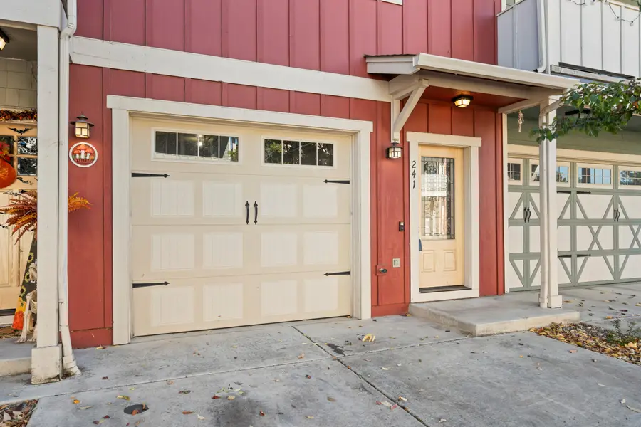 241 Cherry Bark, Medford, OR 97501 - Image #2