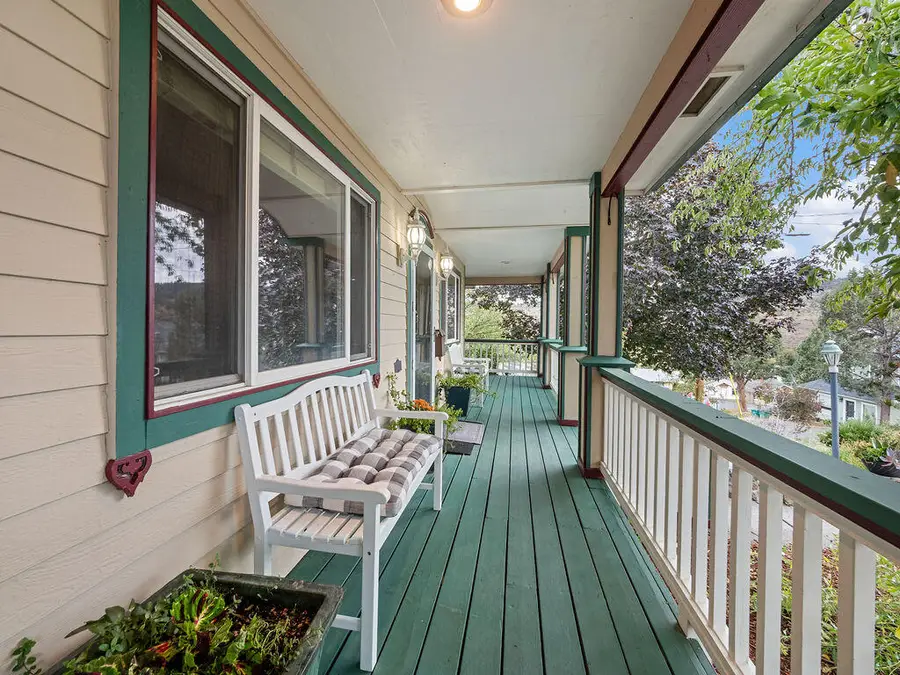 328 Grant, Klamath Falls, OR 97601 - Image #2